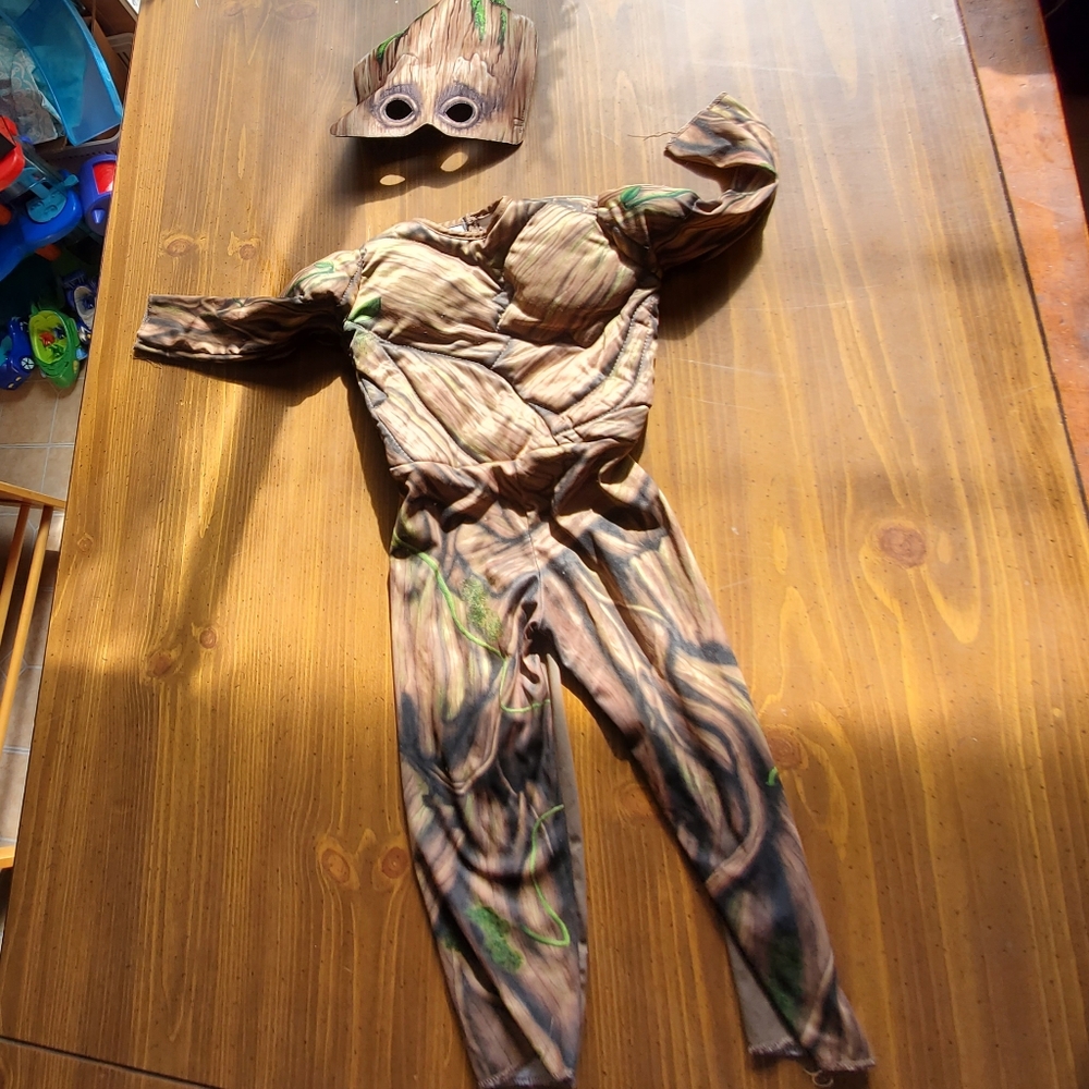 Baby groot costume